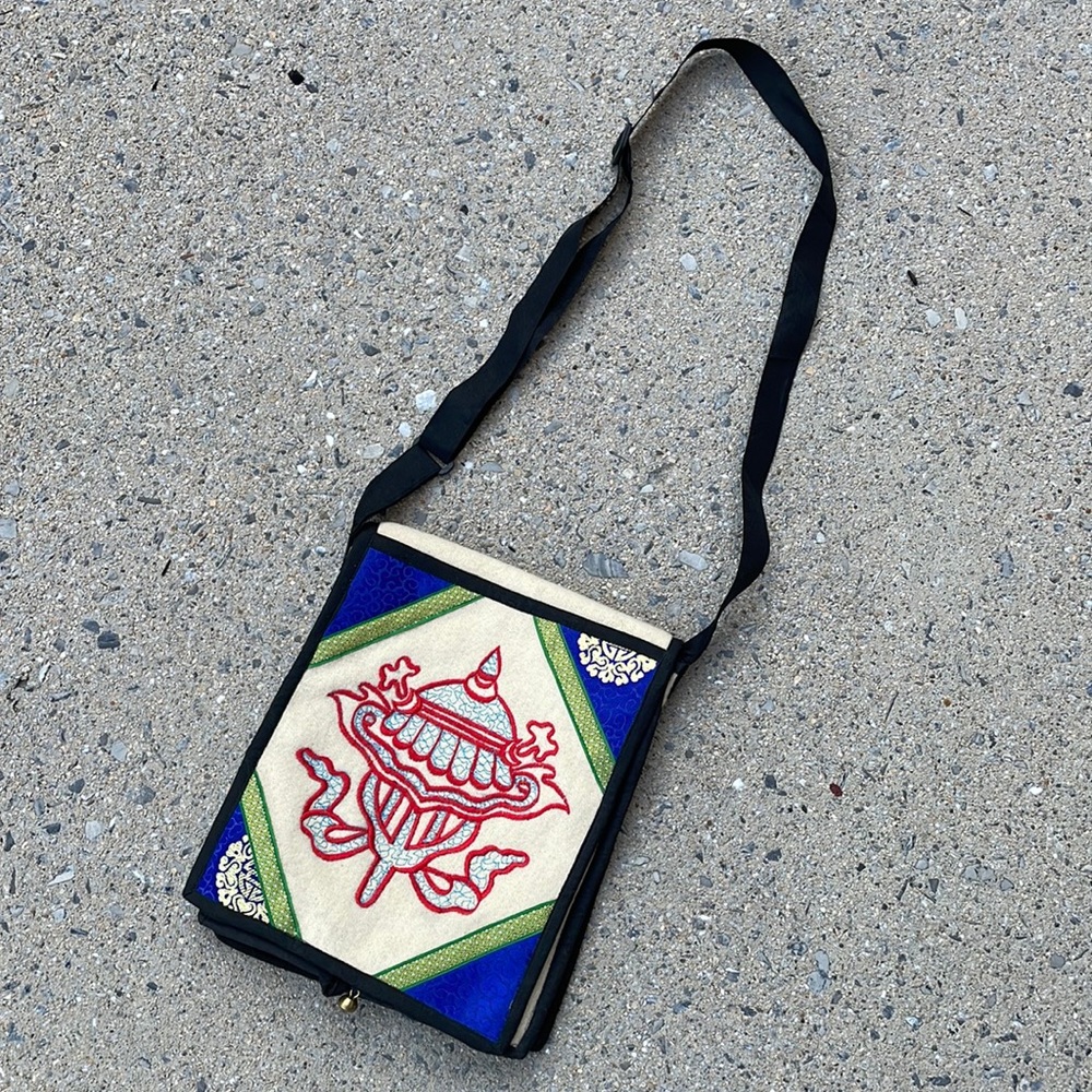 Handcrafted from felted wool, Crossbody bag, Thai Betten, artwork, brass closure